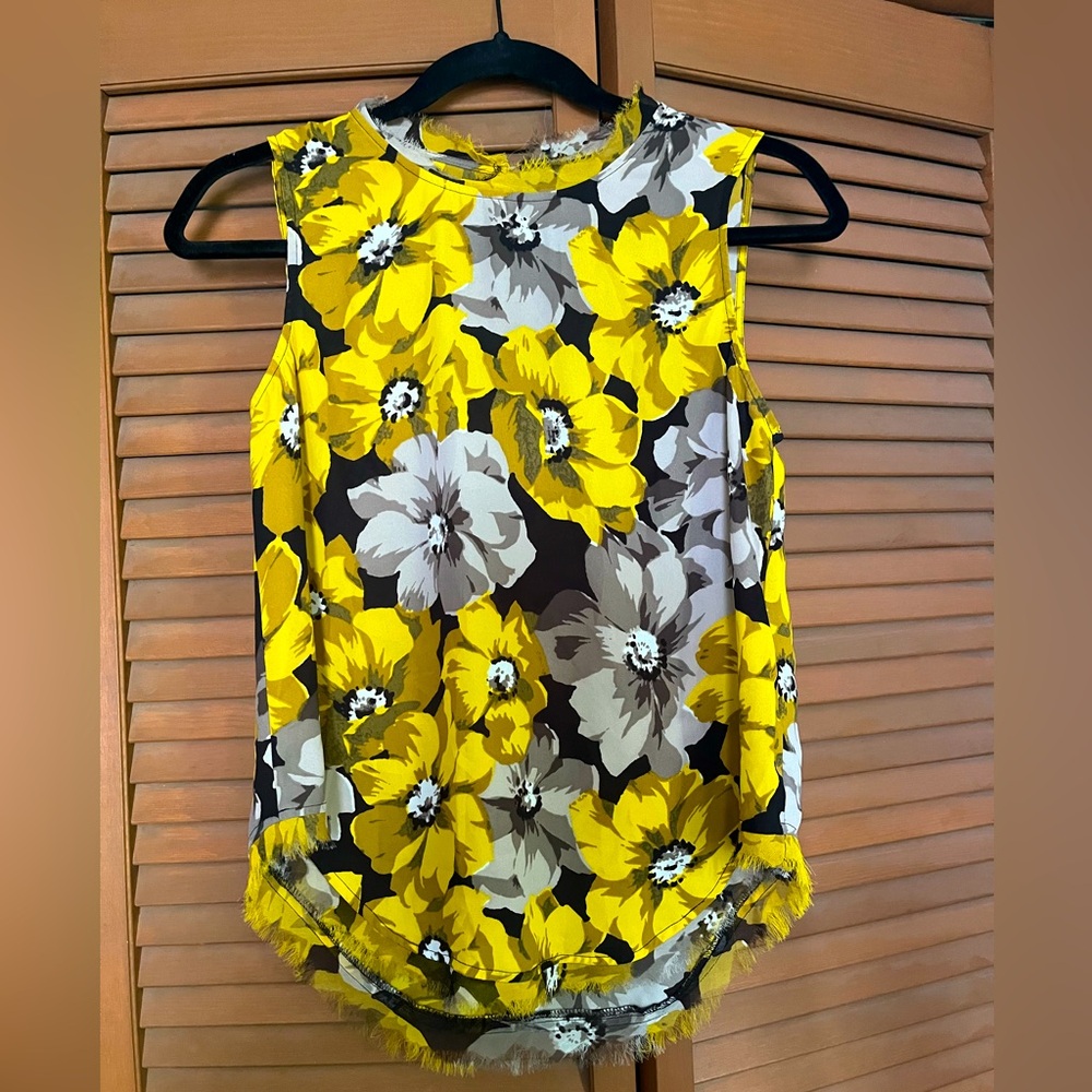 Who What Wear Yellow Floral Sleeveless Blouse, XS
